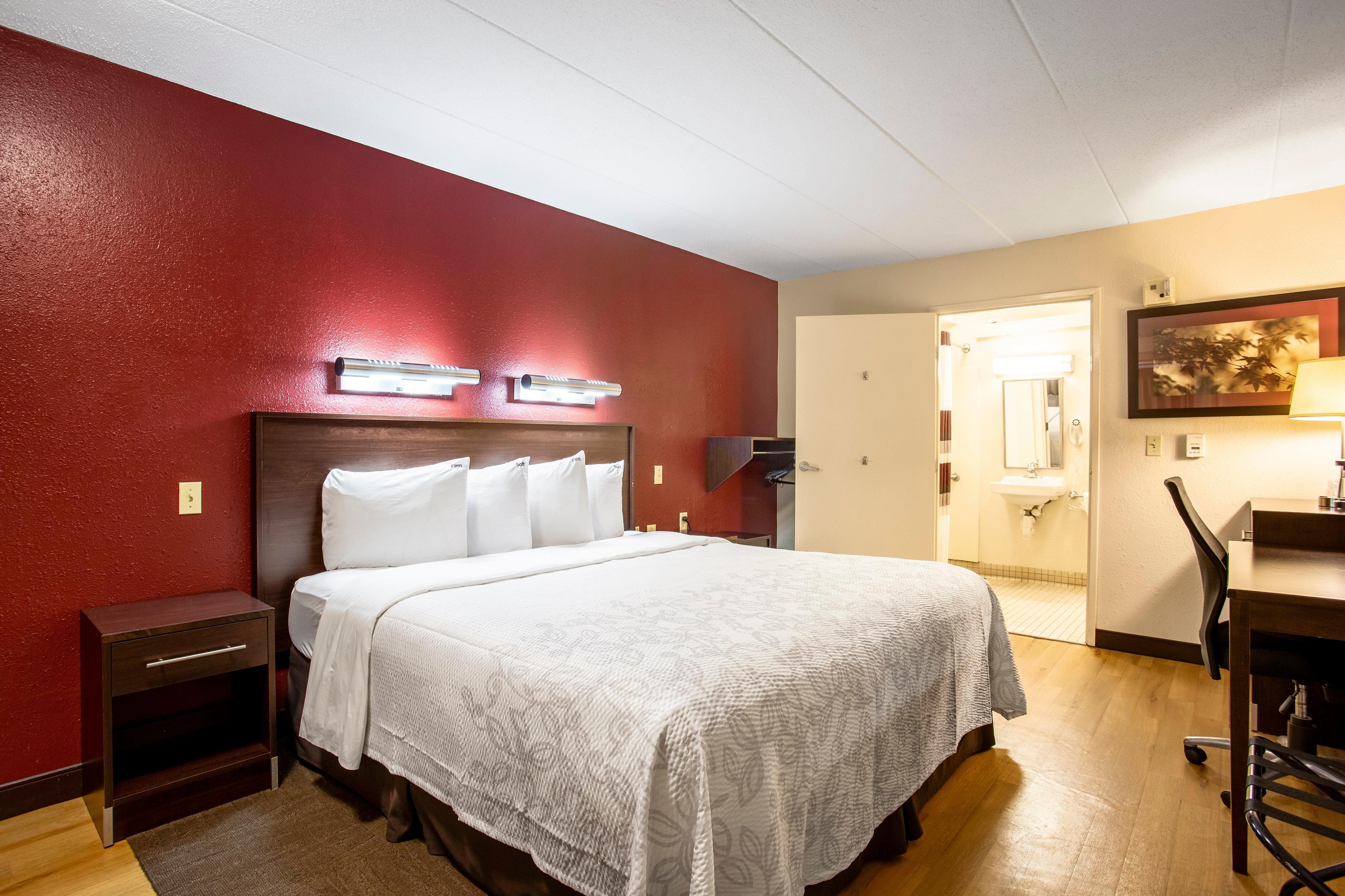 Red Roof Inn Plus+ Chicago - Willowbrook Exterior foto
