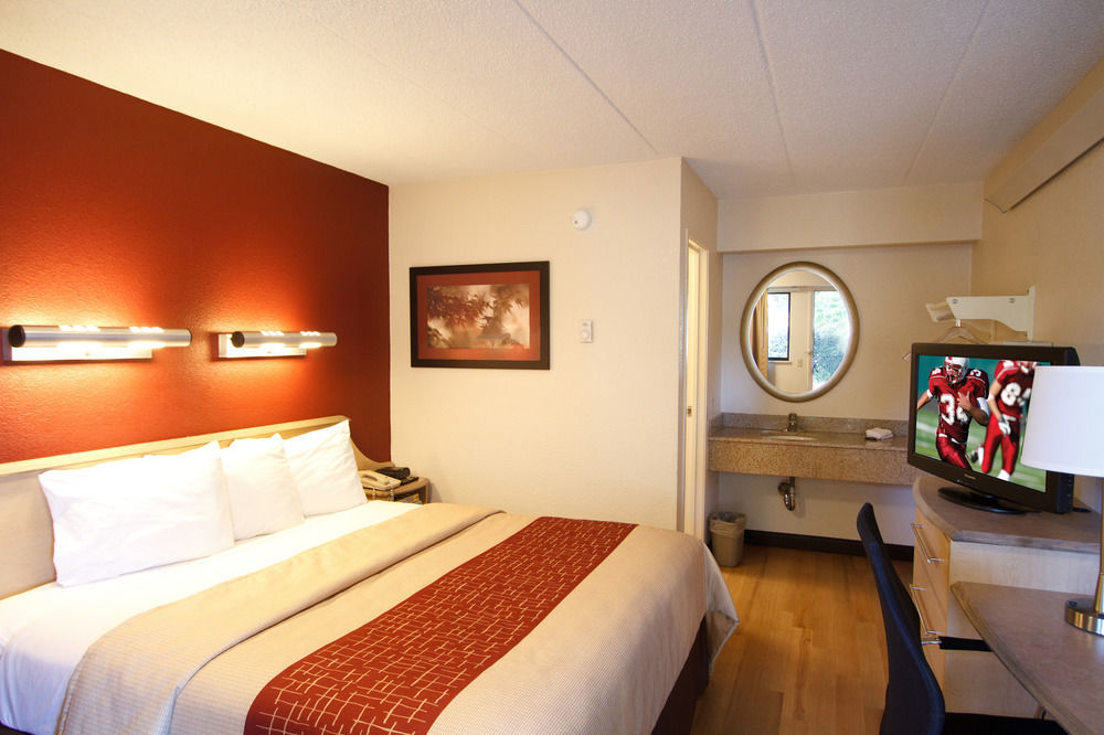 Red Roof Inn Plus+ Chicago - Willowbrook Exterior foto