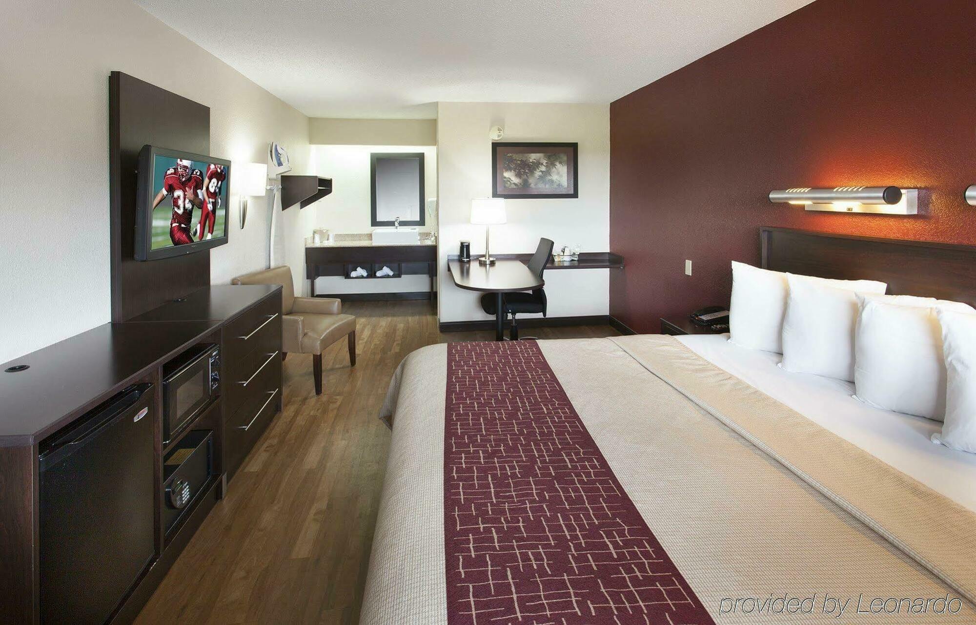 Red Roof Inn Plus+ Chicago - Willowbrook Exterior foto